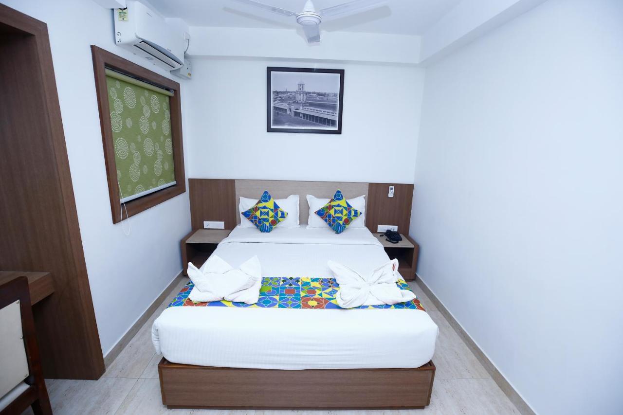 Capital Suites Bangalore Buitenkant foto