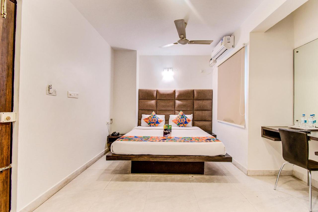 Capital Suites Bangalore Buitenkant foto