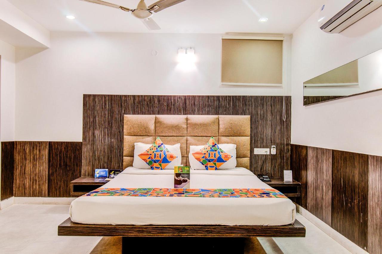 Capital Suites Bangalore Buitenkant foto