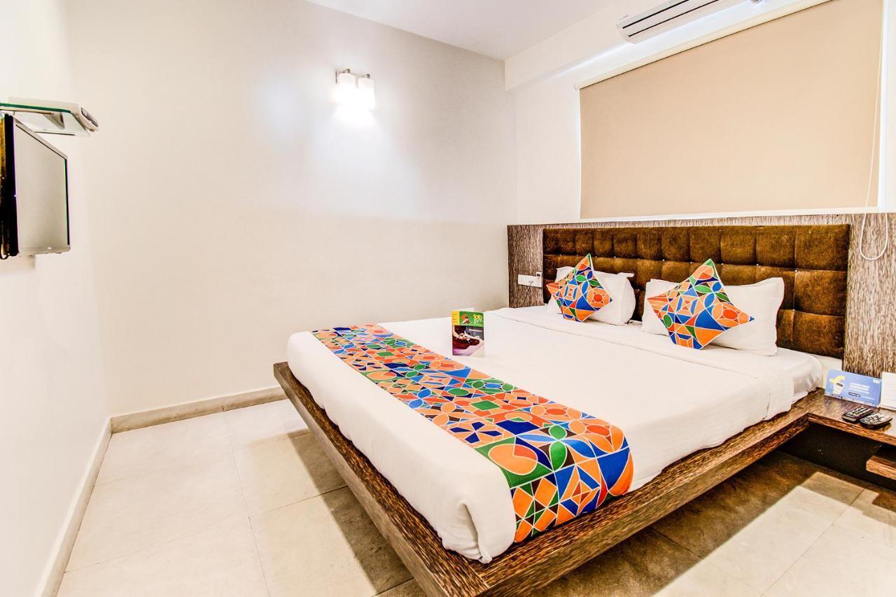 Capital Suites Bangalore Buitenkant foto