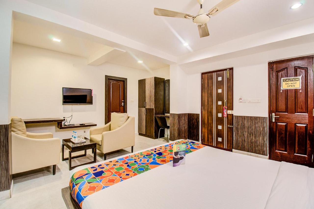 Capital Suites Bangalore Buitenkant foto