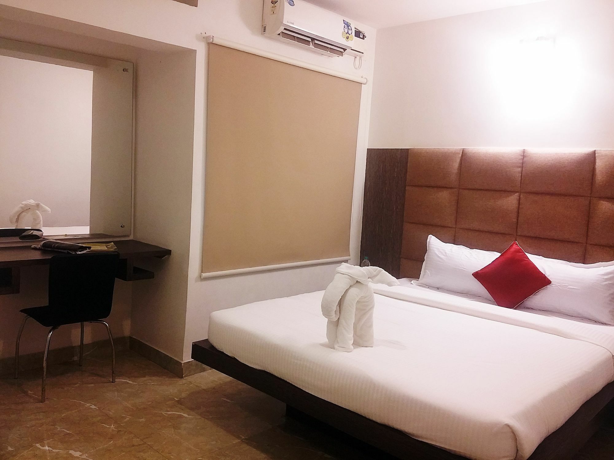 Capital Suites Bangalore Buitenkant foto