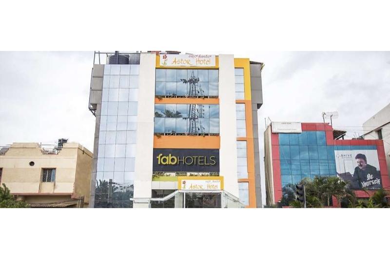 FabHotel Capital Residency Brigade Rd Bangalore Buitenkant foto