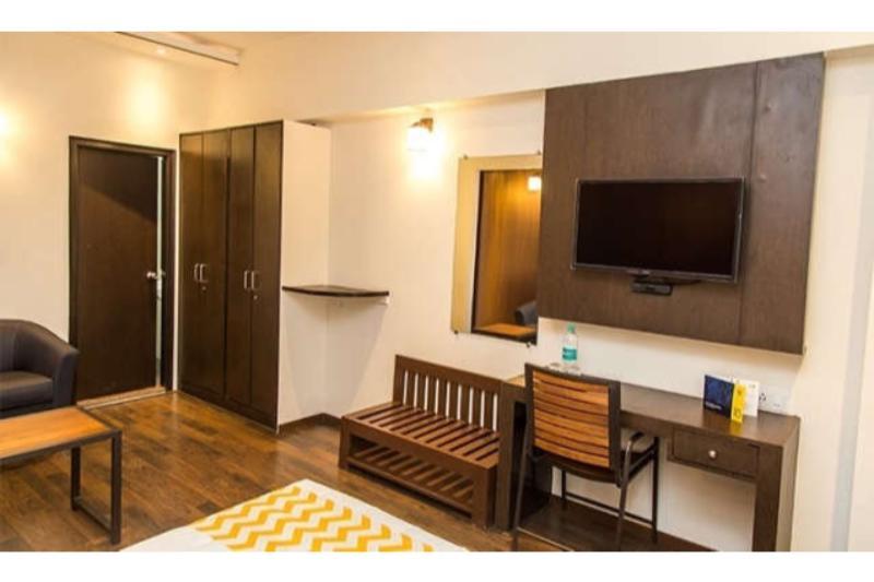 Capital Suites Bangalore Buitenkant foto