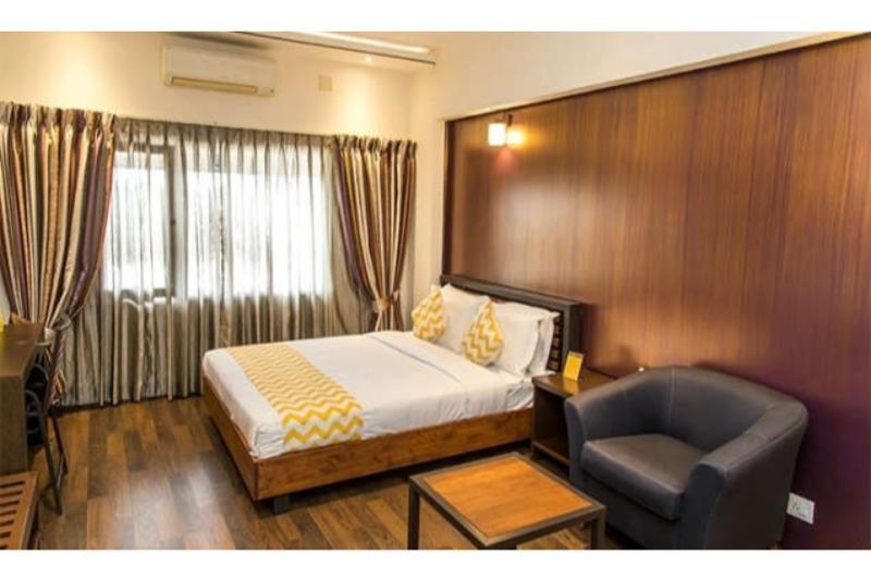 FabHotel Capital Residency Brigade Rd Bangalore Buitenkant foto